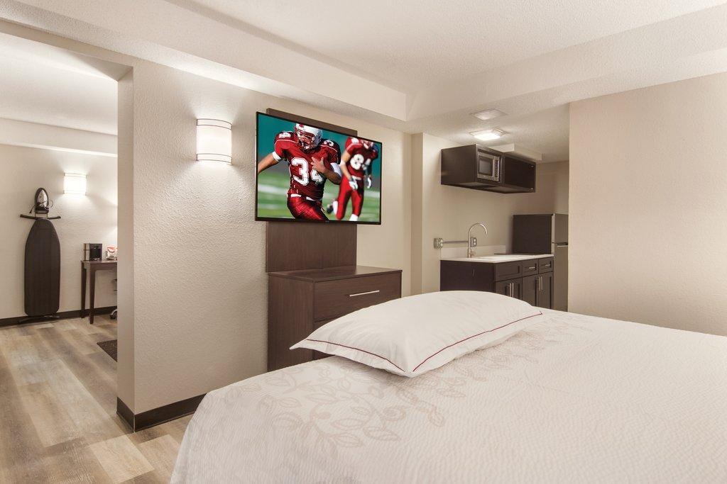Red Roof Plus+ & Suites Erie Exterior foto